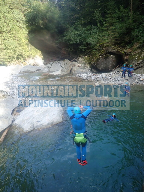 P1030082 | Bestelle die Bilder deines Berg- oder Wasser-Abenteuers mit Mountain Sports bequem von zu Hause aus direkt über unseren Online Fotoshop von pictrs.com. - Realisiert mit Pictrs.com