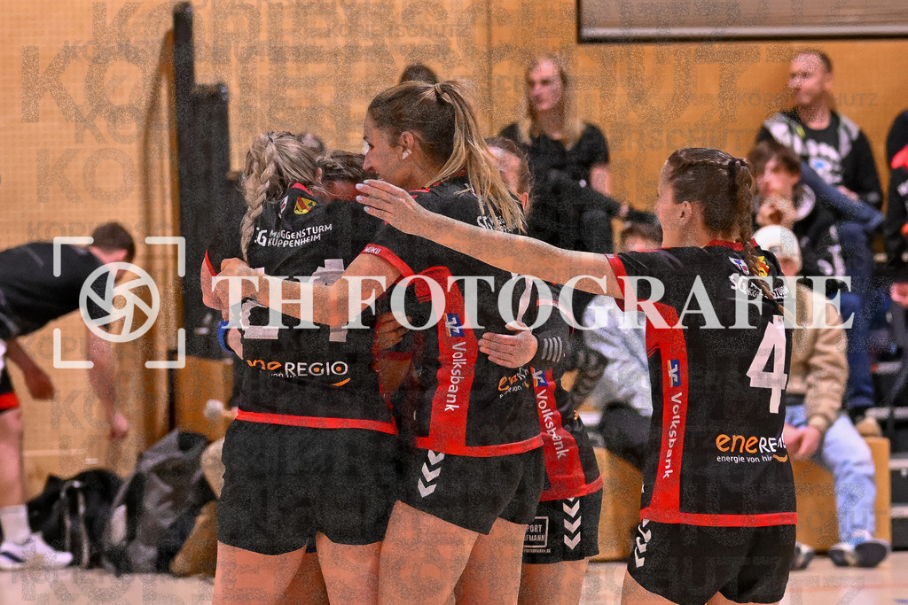 GER, SG Maulburg/Steinen - SG Muggensturm/Kuppenheim, Handball, Suedbadenliga, 17. Spieltag, Saison 2023/2024, 09.03.2024 | Jubel bei SGMK nach Spielende

GER, SG Maulburg/Steinen - SG Muggensturm/Kuppenheim, Handball, Suedbadenliga, 17. Spieltag, Saison 2023/2024, 09.03.2024

Foto: TH Fotografie/Thomas Hess