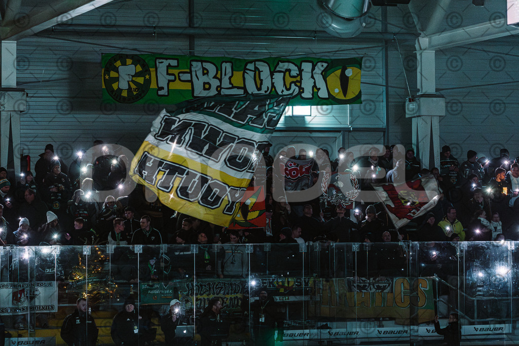 Alligators_vs_Passau_26_12_2025-002 | Höchstadt Alligators Fotogalerie: Eishockey-Action aus Franken. Professionelle Spielfotos, Portraits & Stadionbilder zum Download. Jetzt entdecken! - Realisiert mit Pictrs.com