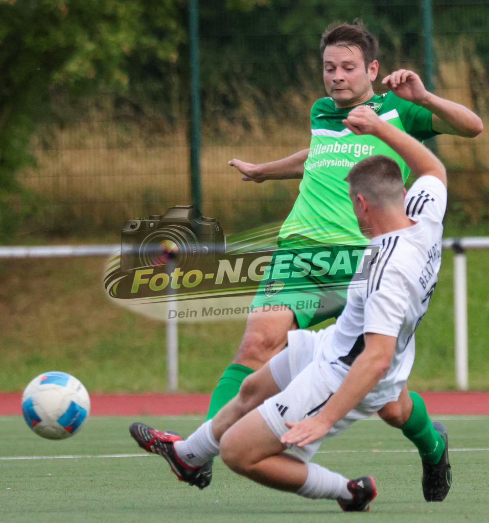 SC Bünde - TuS Bexterhagen | Auf dem Bild zu sehen: grün SC Bünde: ; weiß TuS Bexterhagen:  SC Bünde, TuS Bexterhagen, Saison 26/27, Testspiel, Hunnebrock, Deutschland - Realisiert mit Pictrs.com
