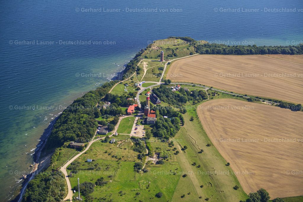 3637962 | PUTGARTEN 25.08.2016 Neuer Leuchtturm und Schinkelturm am Kap Arkona bei Putgarten auf der Insel Rügen im Bundesland Mecklenburg-Vorpommern, Deutschland. // Neuer Leuchtturm und Schinkelturm am Kap Arkona bei Putgarten auf der Insel Ruegen im Bundesland Mecklenburg-Vorpommern, Deutschland. Foto: Gerhard Launer