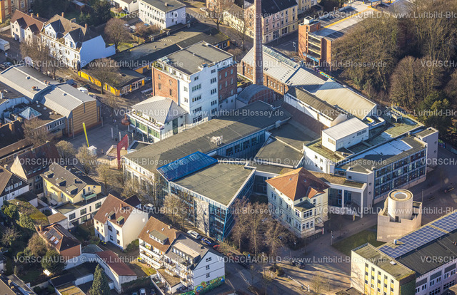 Unna240100476 | Luftbild, Lindenbrauerei e. V. Kultur- und Kommunikationszentrum mit Schornstein, Zentrum für Internationale Lichtkunst - Centre for International Light Art, Unna, Ruhrgebiet, Nordrhein-Westfalen, Deutschland