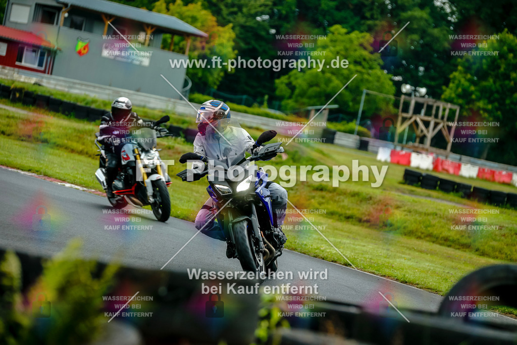 VBK-3922 | Hier findet Ihr Bilder von Touristenfahrten auf der Nürburgring Nordschleife oder von anderen Veranstaltungen die ich besucht habe. Viel Spass beim Durch Schauen 