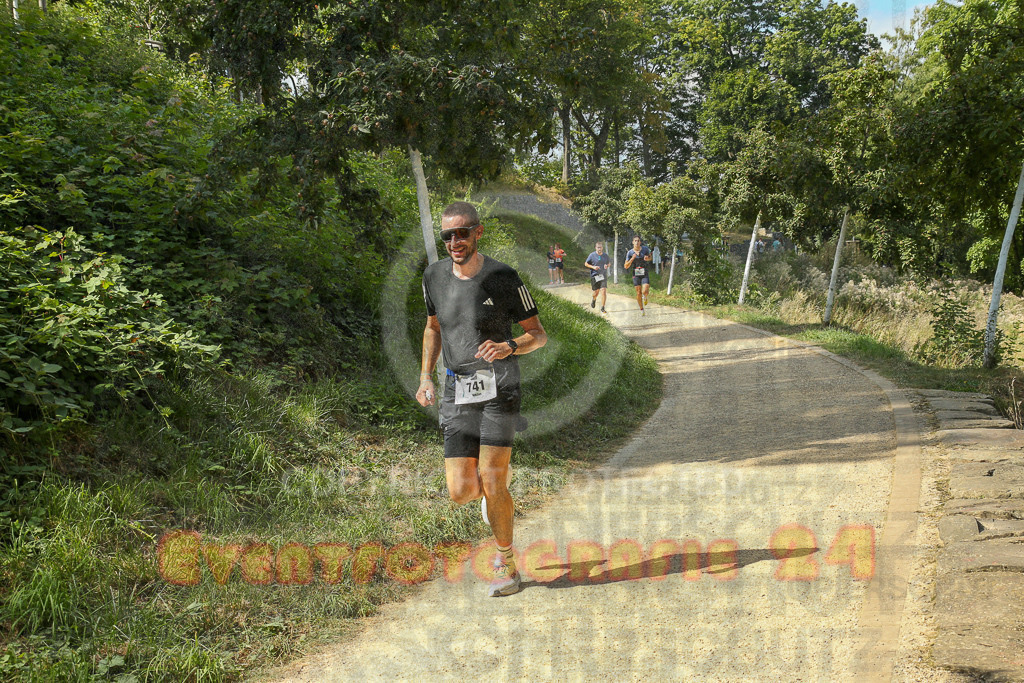 250824_1455_EX1_8075 | Sportfotografie im Rhein-Sieg Kreis, Köln, Bonn, NRW, Rheinland Pfalz, Hessen, etc. Unser Tätigkeitsfeld umfasst den Laufsport vom Volkslauf über den Marathon, Duathlon, Triathon bis zum Ultralauf wie Kölnpfad Ultra oder Schindertrail.