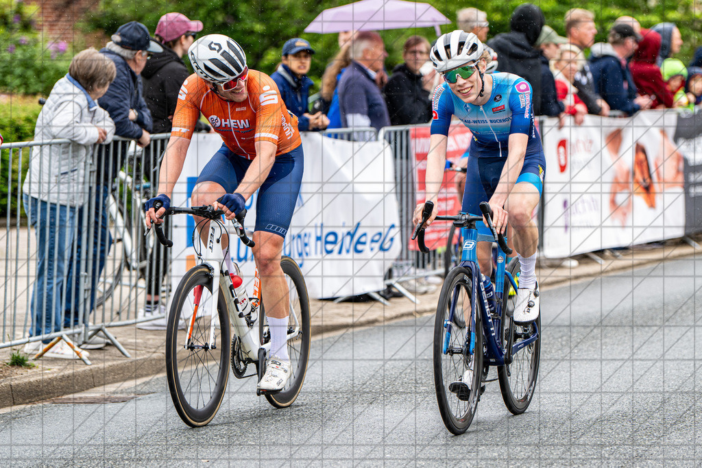 Großer Preis von Buchholz | Rennen UCI-Sportgruppe CT und Elite Amateure | Buchholz in der Nordheide, Deutschland, 29.05.25: Großer Preis von Buchholz | Rennen UCI-Sportgruppe CT und Elite AmateureCREDIT:www.bullenfotos.de, Martin König, Hörner Weg 40, D-49078 Osnabrück, +4917663732967Nutzung und Weitergabe nur zu den vereinbarten Zwecken. Presseanfragen an Ersteller. Alle Rechte beim Ersteller. Honorierung nach MFM. - Realisiert mit Pictrs.com