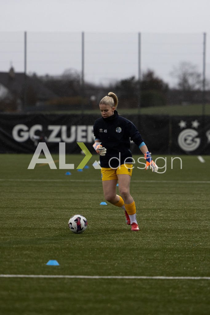 Fußball I Frauen I Saison 2025-2026 I AXA Women's Super League | Women I 14. Spieltag I Grasshoppers Club Zürich - FC Luzern I 14.02.2026 | 45 Laura Schneider (CH) (FC Luzern) – Tor - Realisiert mit Pictrs.com