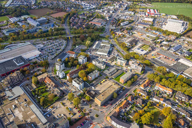 Kamp-Lintfort241013947 | Luftbild, Baustelle und Sanierung  Am Rathaus zwischen Wilhelmstraße und Prinzenplatz, Wohn-Terrassenhaus an der Freiherr-vom-Stein-Straße, links Einkaufszentrum Moerser Straße, Kamperbruch, Kamp-Lintfort, Ruhrgebiet, Nordrhein-Westfalen, Deutschland