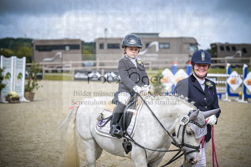 DOS_0048 | Entdecke hochwertige Reitturnierfotos von Foto Oger. Professionell, emotional und authentisch – jetzt Lieblingsmomente im Shop bestellen.Deutschlandweite Turnierfotografie. - Realisiert mit Pictrs.com