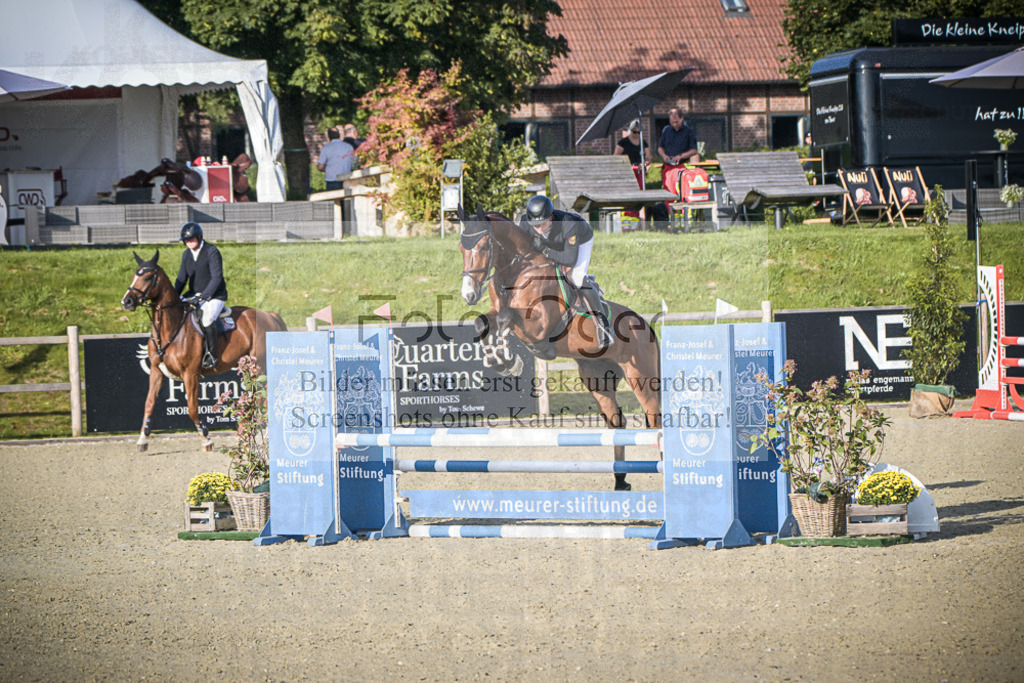 DOS_7358 | Entdecke hochwertige Reitturnierfotos von Foto Oger. Professionell, emotional und authentisch – jetzt Lieblingsmomente im Shop bestellen.Deutschlandweite Turnierfotografie. - Realisiert mit Pictrs.com