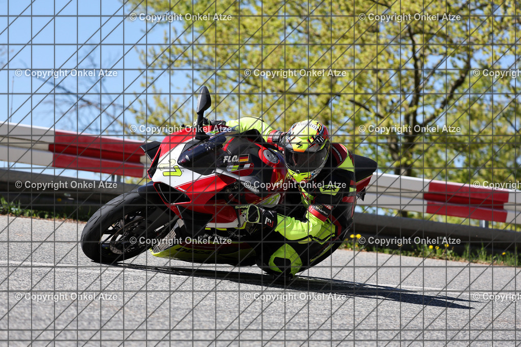 IMG_8067 | Fotograf am Kyffhäuser. Onkel Atze. Kyffhäuser Rennstrecke. Café36. Motorsportfotografie. - Realisiert mit Pictrs.com