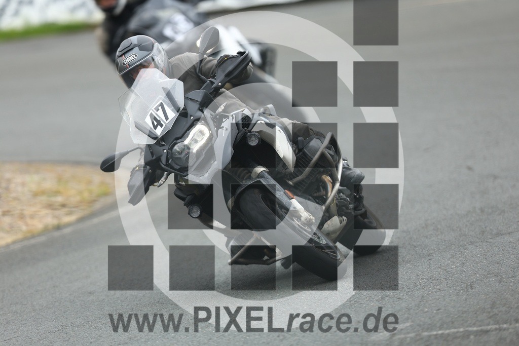 0047-20260511_02024 | Schöne Erinnerungen an spannende Momente - das festzuhalten ist unser Job. PIXELrace.de ist seit 2003 auf den Rennstrecken Europas unterwegs um die Action draußen beim Fahren und die wunderbare Stimmung imm Fahrerlager für euch einzufangen.