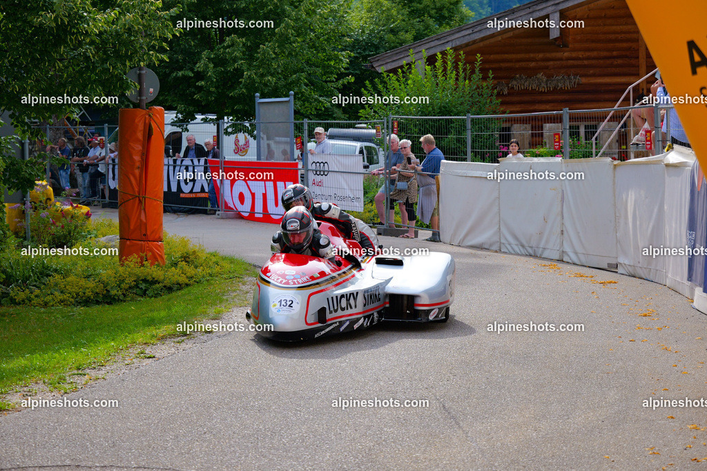 P1025679 | Erleben Sie atemberaubende, hochqualitative Fotos Ihrer Fahrt entlang der malerischen Alpenstraßen. Besuchen Sie alpineshots.com, um professionelle Aufnahmen Ihrer unvergesslichen Reise zu finden und zu kaufen - Realisiert mit Pictrs.com