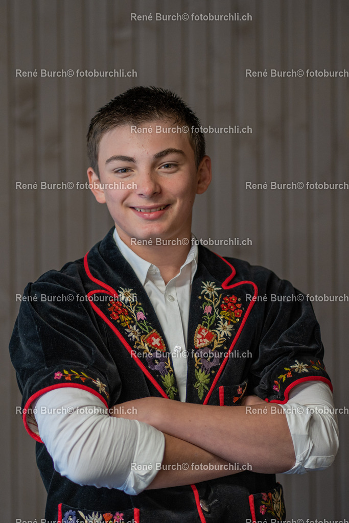 RB_03300 | Leo Krummenacher - Realisiert mit Pictrs.com