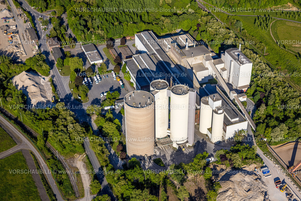 Dortmund250503063 | Luftbild, Bergisch Westerwälder Hartsteinwerke Zweigniederlassung der Basalt Actien Gesellschaft, Holcim Hüttenzement GmbH, Borsigplatz, Dortmund, Ruhrgebiet, Nordrhein-Westfalen, Deutschland