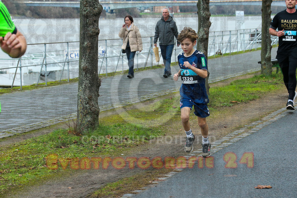 221231_1022_EX1_6813 | Sportfotografie im Rhein-Sieg Kreis, Köln, Bonn, NRW, Rheinland Pfalz, Hessen, etc. Unser Tätigkeitsfeld umfasst den Laufsport vom Volkslauf über den Marathon, Duathlon, Triathon bis zum Ultralauf wie Kölnpfad Ultra oder Schindertrail.