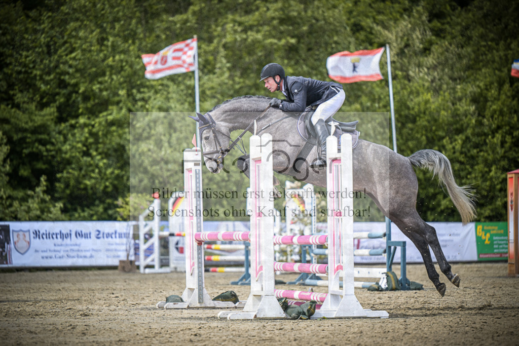 DOS_0139 | Entdecke hochwertige Reitturnierfotos von Foto Oger. Professionell, emotional und authentisch – jetzt Lieblingsmomente im Shop bestellen. - Realisiert mit Pictrs.com