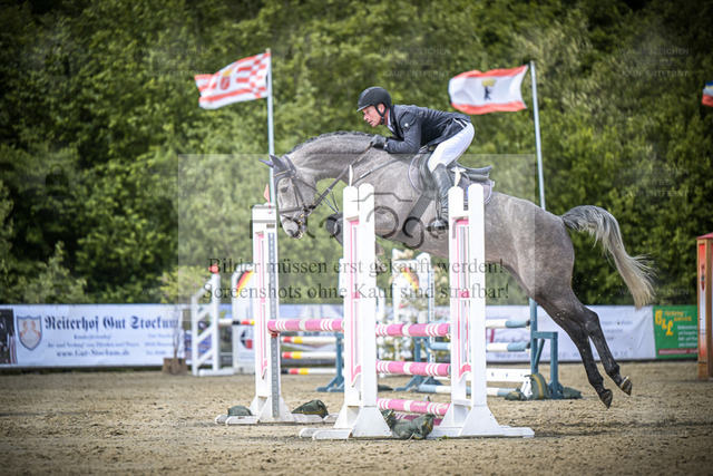 DOS_0139 | Entdecke hochwertige Reitturnierfotos von Foto Oger. Professionell, emotional und authentisch – jetzt Lieblingsmomente im Shop bestellen. - Realized with Pictrs.com