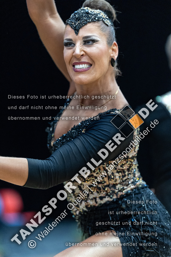 20240406-11786 | Hier finden Sie Tanz Bilder vom Latein und Standard Formationen tanzen. Sportbilder vom Tanzsport. Schöne Fotos und von Weltmeisterschaft, Europameisterschaft, Bundesliga, Regionalliga, Oberliga und Landesliga sowie von GOC Stuttgart, DanceComp, WM Bremen