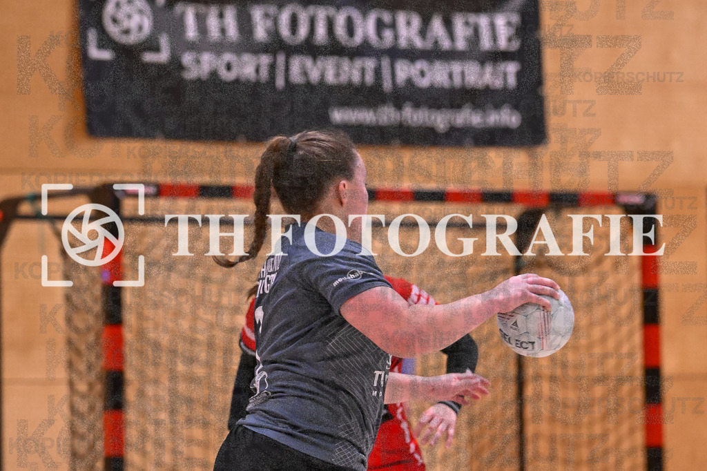 GER, SG Maulburg/Steinen - HB Kinzigtal, Handball, Suedbadenliga, 22. Spieltag, Saison 2023/2024, 27.04.2024 | Joyce Gebele (HB Kinzigtal, #03)

GER, SG Maulburg/Steinen - HB Kinzigtal, Handball, Suedbadenliga, 22. Spieltag, Saison 2023/2024, 27.04.2024

Foto: TH Fotografie/Thomas Hess