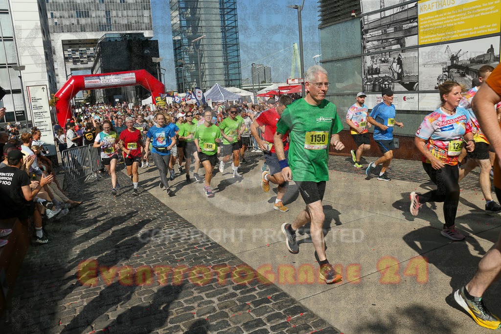 240921_1430_EX1_3754 | Sportfotografie im Rhein-Sieg Kreis, Köln, Bonn, NRW, Rheinland Pfalz, Hessen, etc. Unser Tätigkeitsfeld umfasst den Laufsport vom Volkslauf über den Marathon, Duathlon, Triathon bis zum Ultralauf wie Kölnpfad Ultra oder Schindertrail.