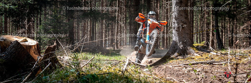 fuernholzer_250501-C1-514-2 | Fotografische Impressionen von der Red Stag Enduro Extreme by fuernholzer-photography.com. Endurosport in Österreich fotografisch festgehalten von fuernholzer. Auftragsfotografie für Private, Gewerbefotos und Industriefotografie. Eventfotografie, Sportfotografie und Motorsportfotografie. Anbieter von Fotoworkshops, Fototraining, fotografischen Vorträgen und Fotoseminaren.