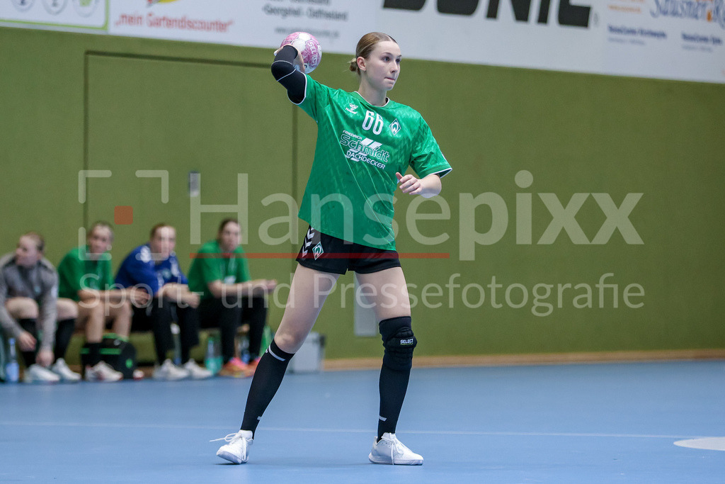 Handball, 2. Bundesliga Frauen, SV Werder Bremen - 1. FSV Mainz 05 | Luise Albert (SV Werder Bremen, 66) Freisteller am Ball, Einzelfoto, Spielszene, Aktion, Action