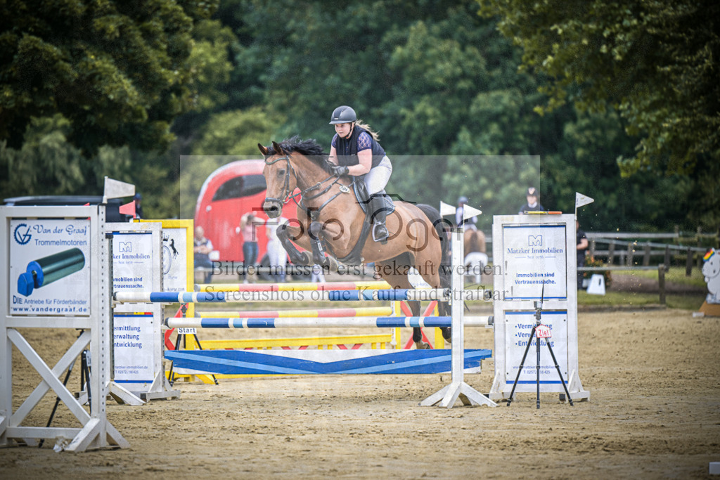 DOS_6316 | Entdecke hochwertige Reitturnierfotos von Foto Oger. Professionell, emotional und authentisch – jetzt Lieblingsmomente im Shop bestellen.Deutschlandweite Turnierfotografie. - Realisiert mit Pictrs.com
