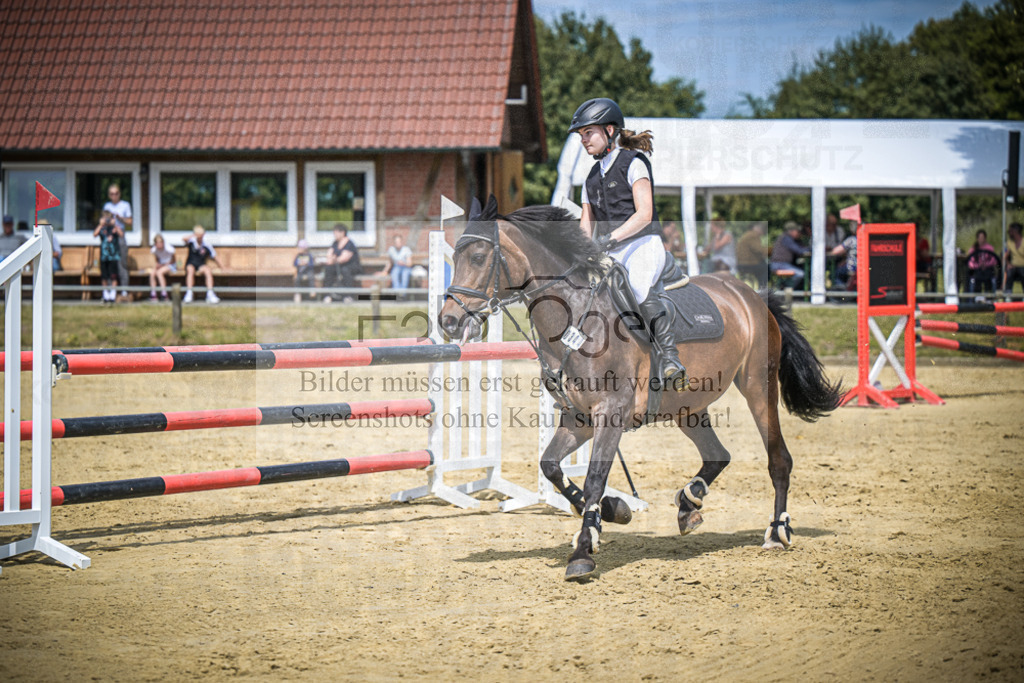 DOS_0416 | Entdecke hochwertige Reitturnierfotos von Foto Oger. Professionell, emotional und authentisch – jetzt Lieblingsmomente im Shop bestellen.Deutschlandweite Turnierfotografie. - Realisiert mit Pictrs.com