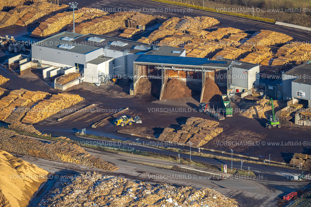 Brilon260104623 | Luftbild, EGGER Holzwerkstoffe Brilon GmbH Holzlager, Gewerbegebiet Ostring, Brilon, Sauerland, Nordrhein-Westfalen, Deutschland