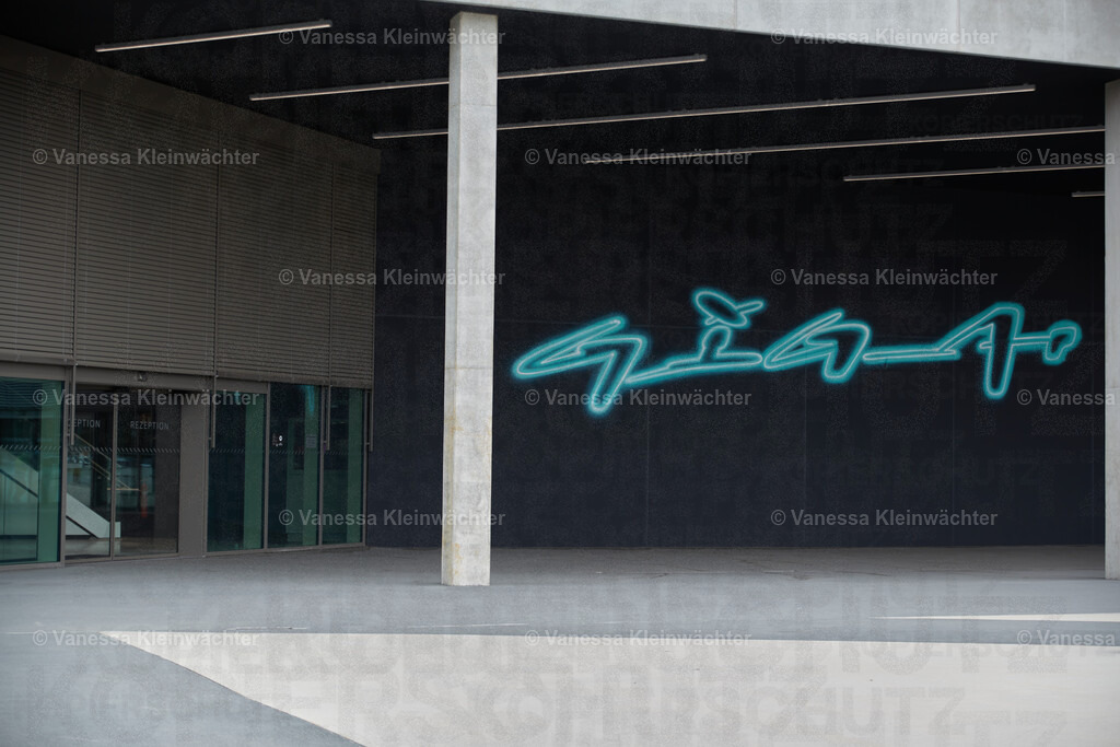 250412_TeslaWaldspaziergang_00019 | Vanessa Kleinwächter - Realisiert mit Pictrs.com