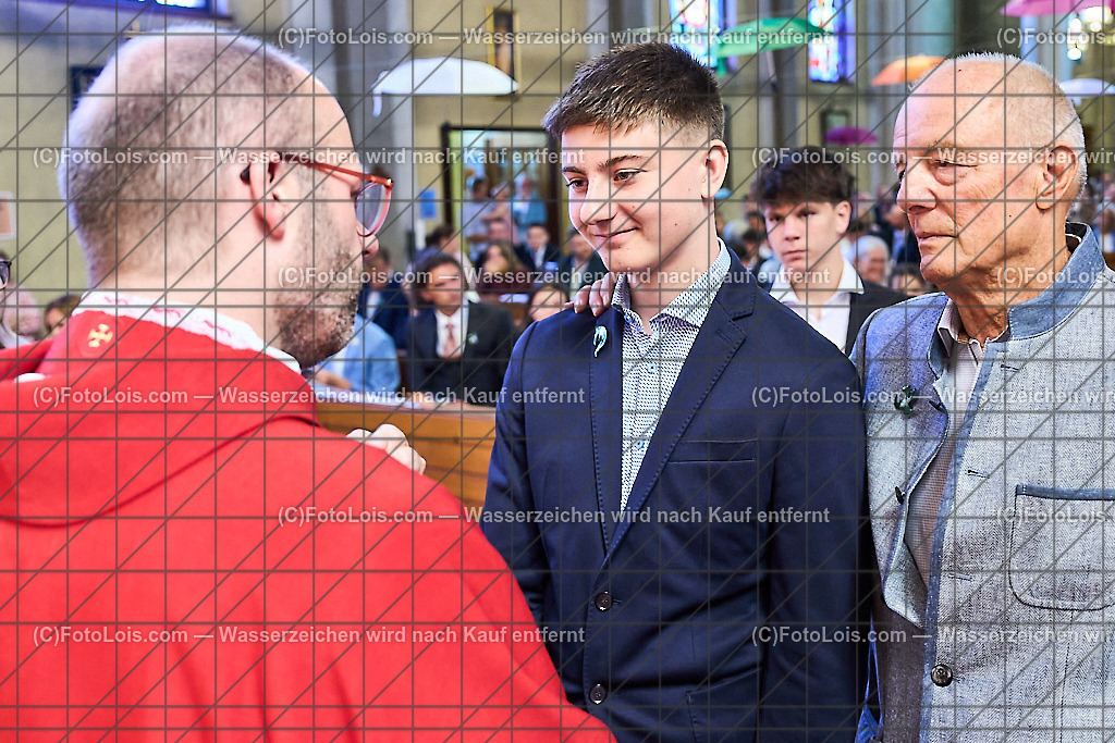 ALP1077_PfarrFirmung Wieselburg_Firmvorgang | (C)FotoLois.com, Alois Spandl, Firmung in der Pfarrkirche Wieselburg mit Generalvikar Dr. Christoph Weiss, Dechant Pfarrer Daniel Kostrzycki und Monignore Franz Dammerer, Sa 15. Juni 2024.