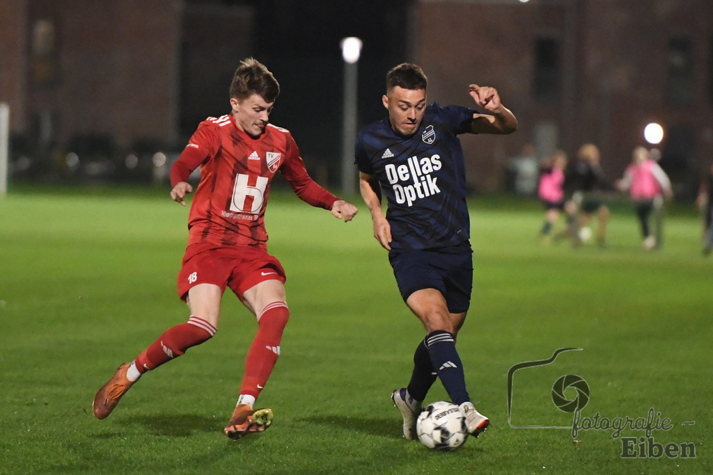 TV Metjendorf-SV Ofenerdiek | Herren Kreisliga; TV Metjendorf (rot)-SV Ofenerdiek (blau) am 09.10.2024; in Metjendorf (Am Sportplatz), Photo: Philip Eiben 2024 - Realisiert mit Pictrs.com