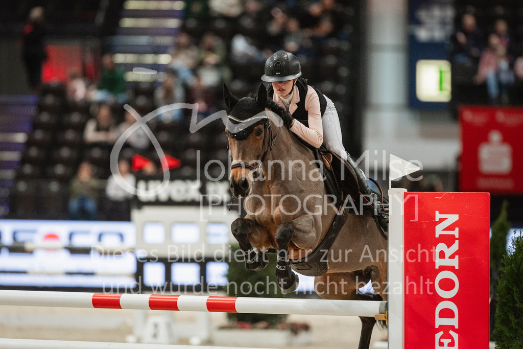 240119_Leipzig_PonyTrophy-618 | Deine schönsten Turniermomente als professionelle Fotos! Entdecke hochwertige Pferdesport-Fotografie im Online-Shop. Jetzt Fotos finden & bestellen!