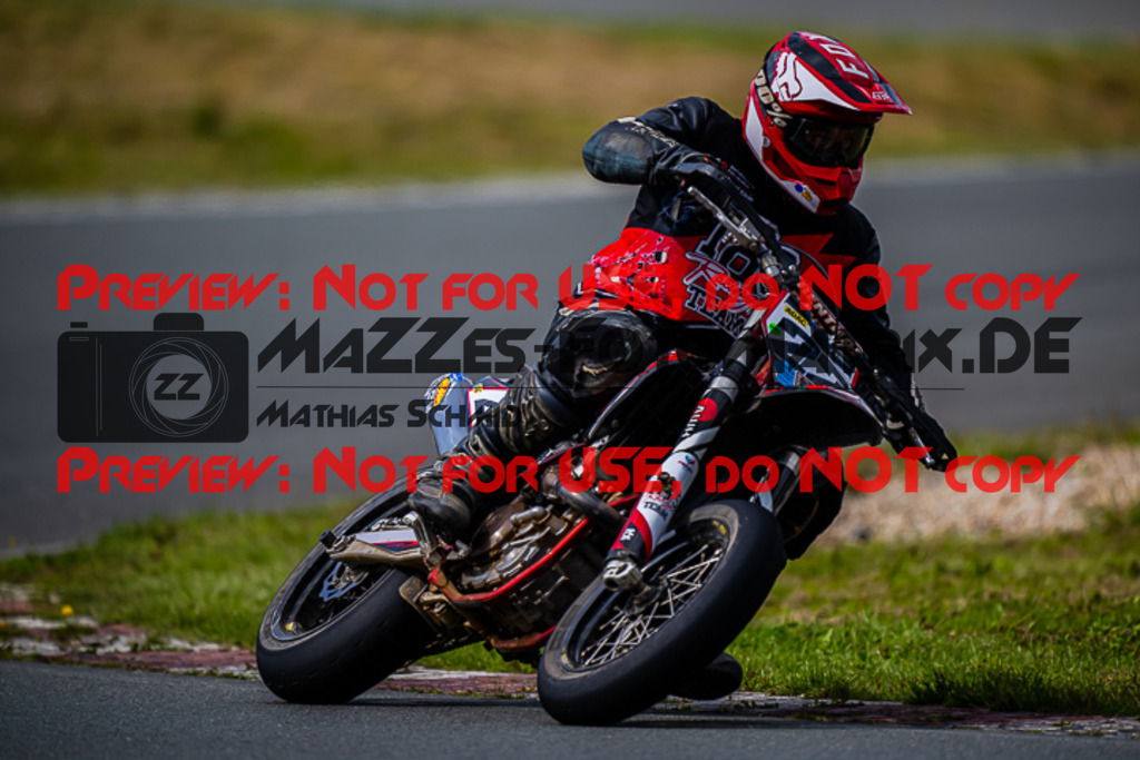 MaZZes_FotoMatrix_220904_9857 | UE40