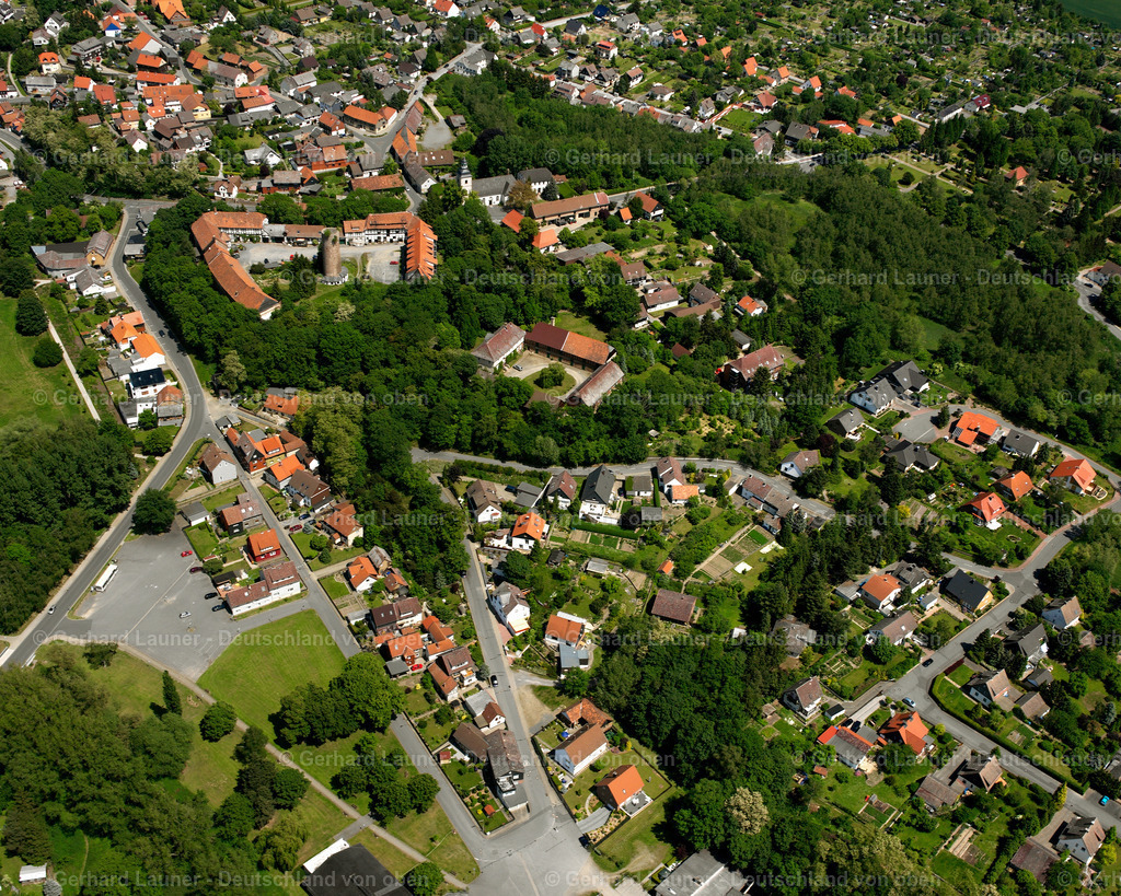 2638290 | VIENENBURG 09.06.2006 Wohngebiet einer Einfamilienhaus- Siedlung  in Vienenburg im Bundesland Niedersachsen, Deutschland // Single-family residential area of settlement  in Vienenburg in the state Lower Saxony, Germany Foto: Gerhard Launer