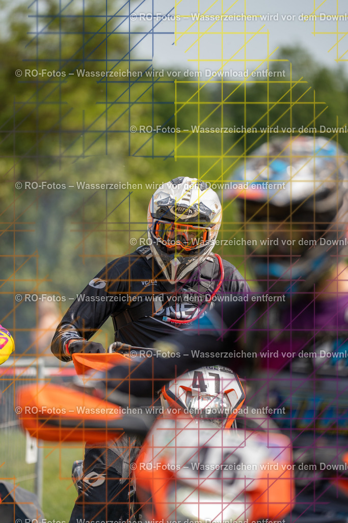 Wolfshausen 5 Lauf -92 | Sportfotografie von RO-Fotos: Motorsport, Motocross, Enduro, Laufveranstaltungen und Triathlon. Professionelle Fotos von Sportlern und Events. - Realisiert mit Pictrs.com