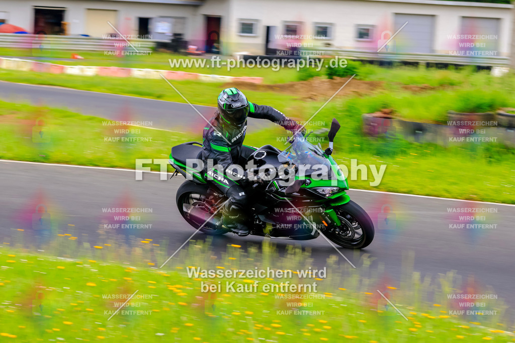 VBK-7671 | Hier findet Ihr Bilder von Touristenfahrten auf der Nürburgring Nordschleife oder von anderen Veranstaltungen die ich besucht habe. Viel Spass beim Durch Schauen 