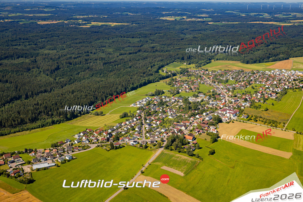 Das Luftbild zeigt :  Rosenberg - Die Luftaufnahme wurde 2024 vom UL-Flugzeug aus erstellt ( keine Drohne ) - Hochauflösende Luftaufnahme - Für grossformatige Ausdrucke geeignet. Die Geschenkidee !Mit Lizenz und Bildrechte bestellbar