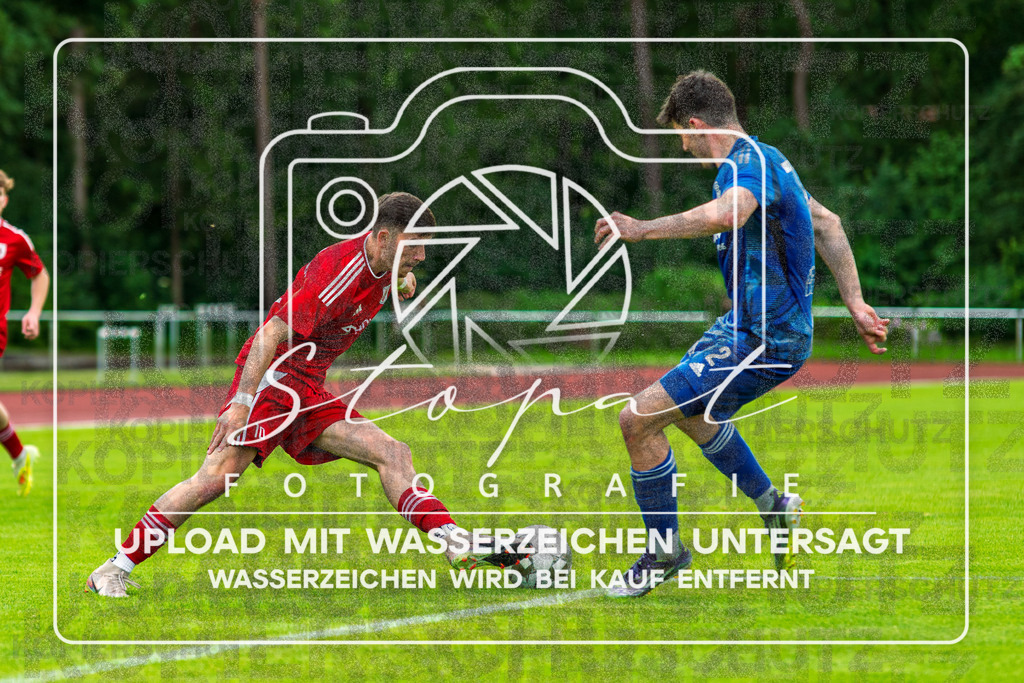 Landesliga Herren LG - TV Jahn Schneverdingen vs. MTV Eintracht Celle | Maurice Bahnemann (TV Jahn Schneverdingen #10), Maximilian Wede (MTV Eintracht Celle #2); Landesliga Herren LG - TV Jahn Schneverdingen vs. MTV Eintracht Celle am 06.06.2026 in Osterwaldstadion, Schneverdingen - Realisiert mit Pictrs.com