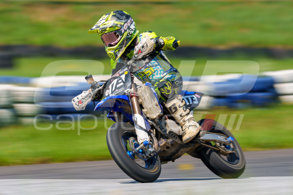 G-Cup + Supermoto Staatsmeisterschaft + Hungarian Supermoto Championship | GRIPcapture steht für authentische Sportfotografie in Österreich – für Momente, die mehr sind als Geschwindigkeit oder Ergebnis. Es geht um Emotion, Spannung, Fokus und den Augenblick, der oft nur einen Wimpernschlag dauert.Ob Motorsport, Teamsport oder 