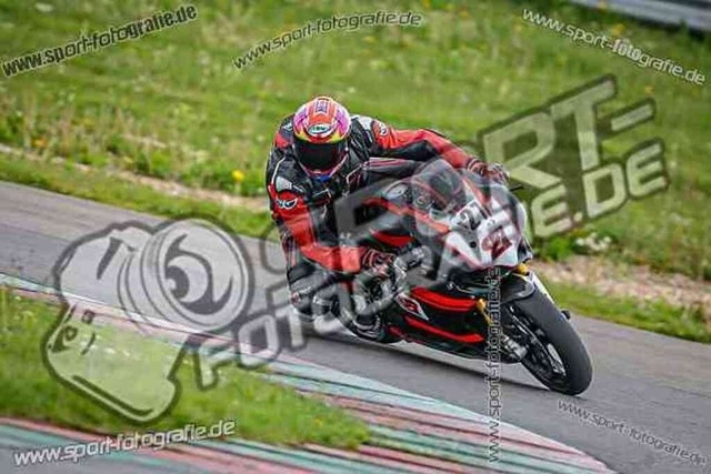 pubi7273 | Professionelle Fotos von Sportveranstaltungen, aber auch Hochzeiten und anderen Events. - Realisiert mit Pictrs.com