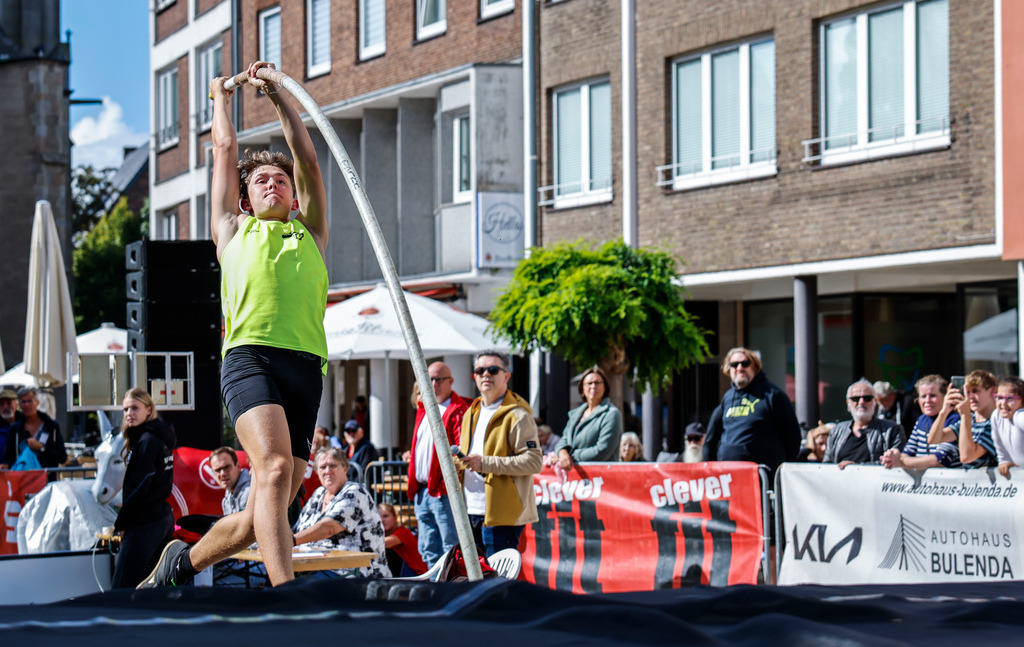 top-top.de 240913-005 | Foto, Video, Fotografie, Videografie, Fotobox, DJ, Discjockey, Musik, Musikbox, Veranstaltung, Photobooth, Amazon, Ebay, Buchtipp, Bestseller, Autor, Verlag, Buch, Wesel, Hamminkeln, NRW, Dinslaken, Rees, Drohne, Hochzeit, Party, Fotobox, Wesel, Fotograf