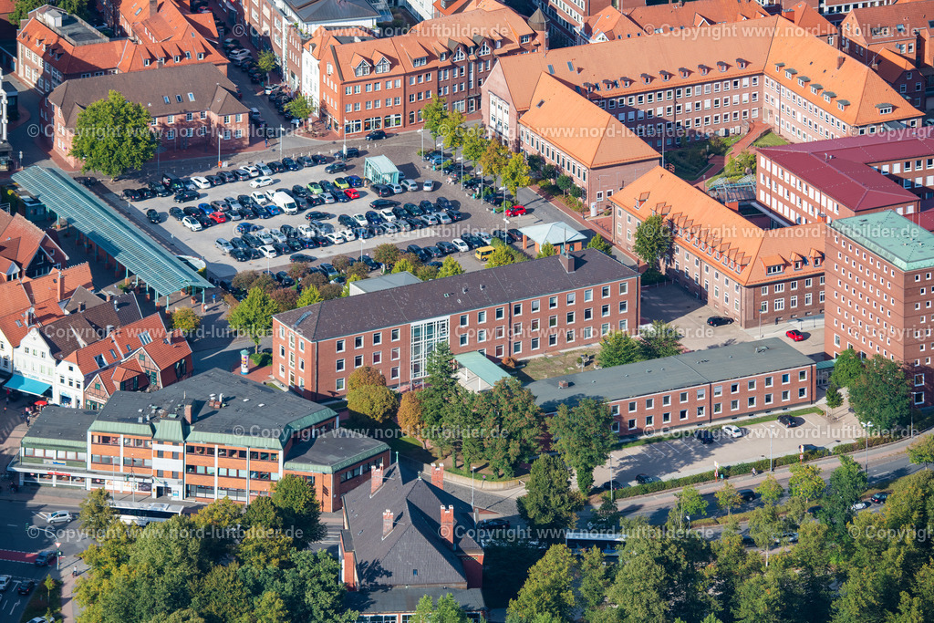 Stade_Sande_Sozialgericht_ELS_0425140918 | STADE 13.09.2018 Verwaltungsgebäude der staatlichen Behörde Landkreis Stade in Stade im Bundesland Niedersachsen, Deutschland. // Administrative building of the State Authority Landkreis Stade in Stade in the state Lower Saxony, Germany. Foto: Martin Elsen