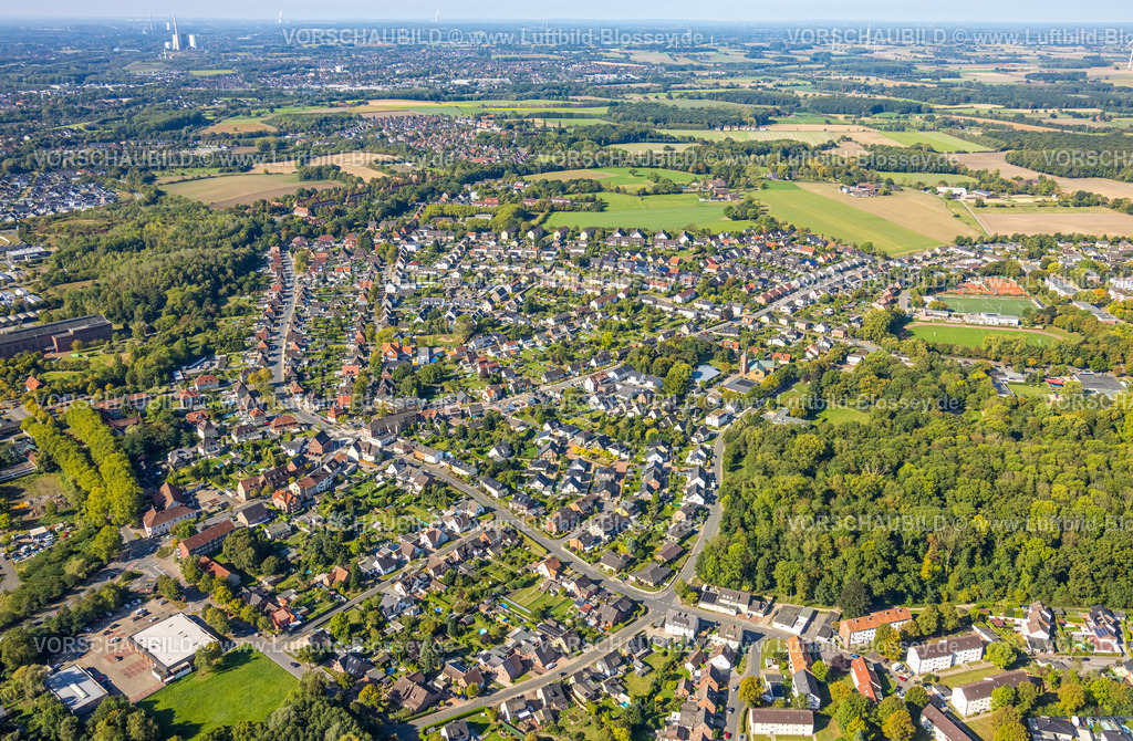 Hamm250901370 | Luftbild, Wohngebiet Ortsansicht Ortsteil Heessen mit Sportzentrum, Stadtbezirk Heessen, Hamm, Ruhrgebiet, Nordrhein-Westfalen, Deutschland