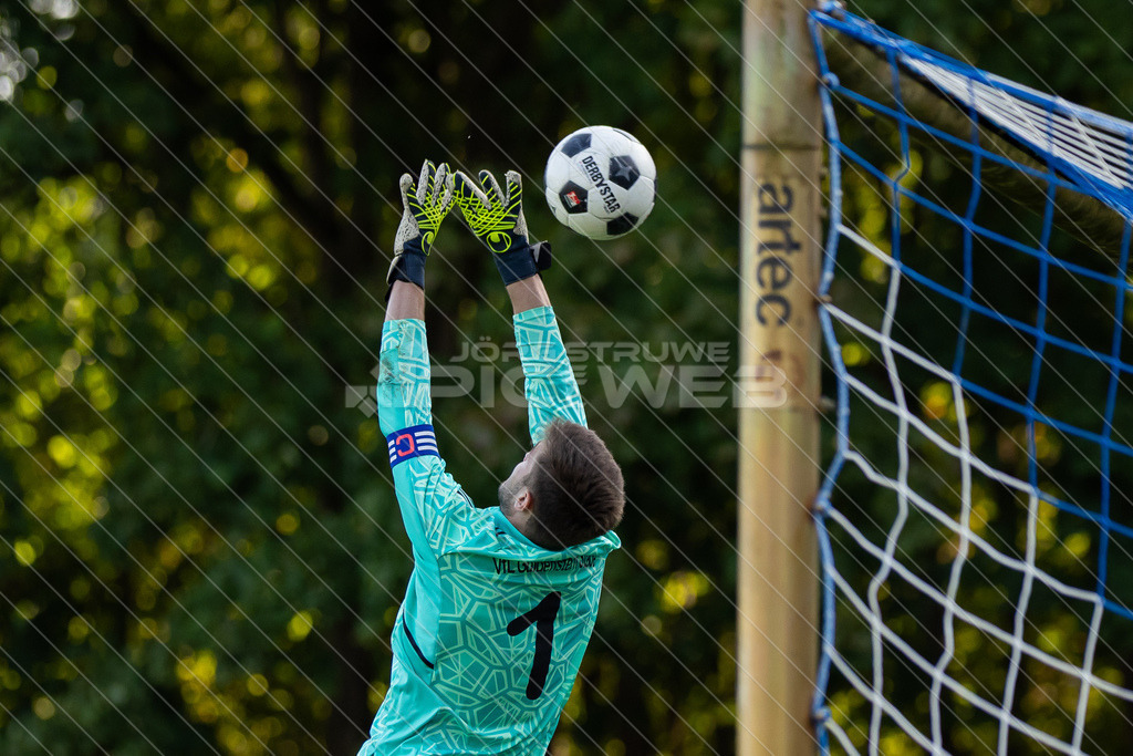 20250928_Picselweb-Fotografie_1R3_2708 | Spielszenen aus dem Spiel VfL Güldenstern Stade - Rotenburger SV. Ergebnis 0:3 - Realisiert mit Pictrs.com