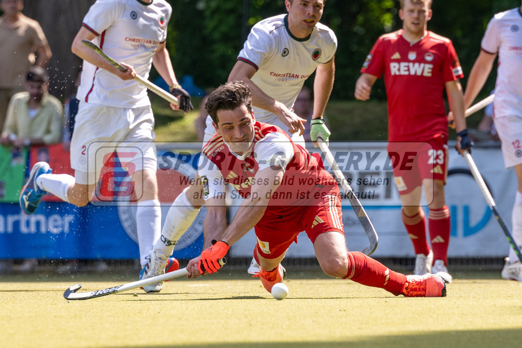 SFE_20240511_0077 | Krefeld, Deutschland, 11.05.2024: Florian Adrians (Rot-Weiss Köln) in Aktion waehrend des Spiels der Feldhockey 1. Bundesliga Herren zwischen Crefelder HTC - Rot Weiss Köln im Gerd-Wellen-Hockeyanlage am 11.05.2024 in Krefeld, Deutschland. (Foto von Stephan Fehrmann)

Krefeld, Germany, 11.05.2024: Florian Adrians (Rot-Weiss Köln) in action during the game of Feldhockey 1. Bundesliga Herren between Crefelder HTC - Rot Weiss Köln in Gerd-Wellen-Hockeyanlage at 11.05.2024 in Krefeld, Deutschland. (Foto from Stephan Fehrmann)