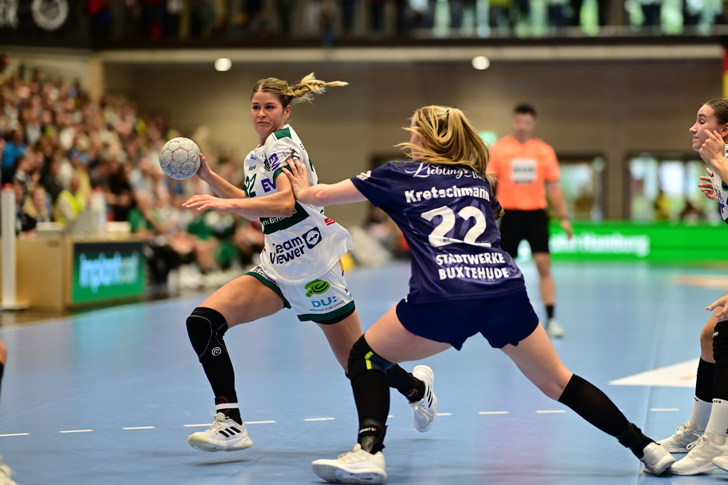 Handball I Frauen I Saison 2025-2026 I 1. HBF I 4. Spieltag I Buxtehuder SV - FRISCH AUF Göppingen | Der Sportfotograf. - Realisiert mit Pictrs.com