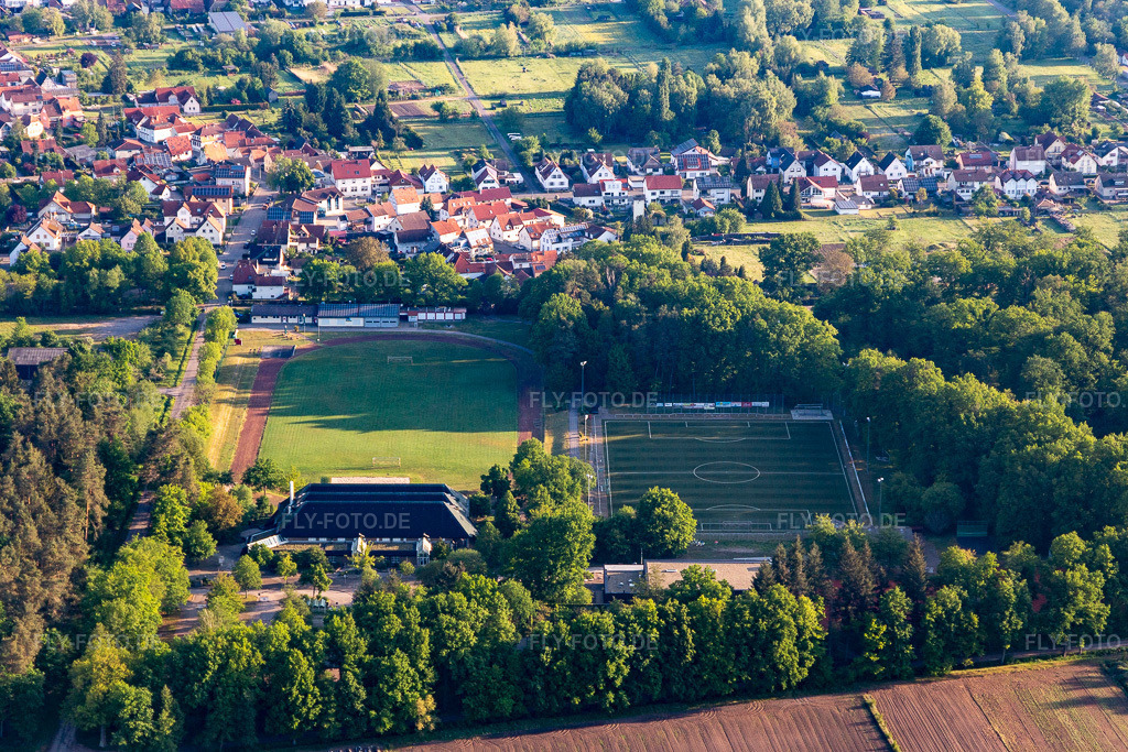 Luftbild: Stadion TUS Schaidt im Ortsteil Schaidt in Wörth im Bundesland Rheinland-Pfalz in Deutschland. Foto: IMG_120659.jpg vom 03.05.2020 durch Werner Riehm/FLY-FOTO.de