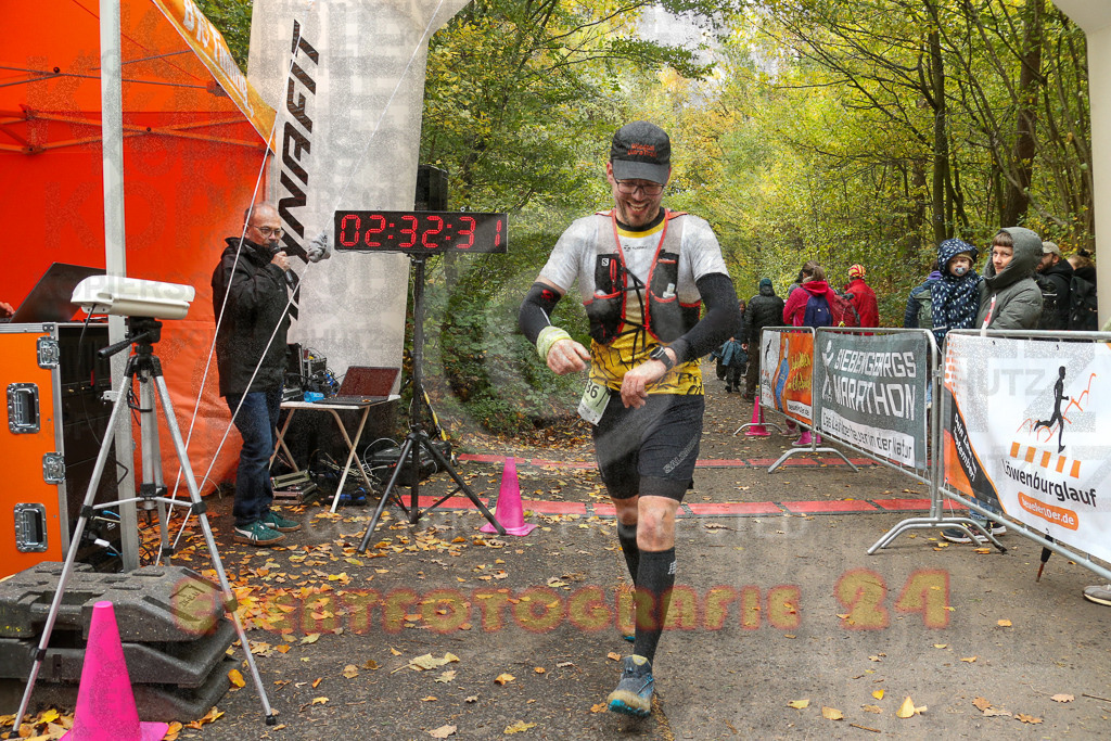 251026_1234_EX1_0705 | Sportfotografie im Rhein-Sieg Kreis, Köln, Bonn, NRW, Rheinland Pfalz, Hessen, etc. Unser Tätigkeitsfeld umfasst den Laufsport vom Volkslauf über den Marathon, Duathlon, Triathon bis zum Ultralauf wie Kölnpfad Ultra oder Schindertrail.