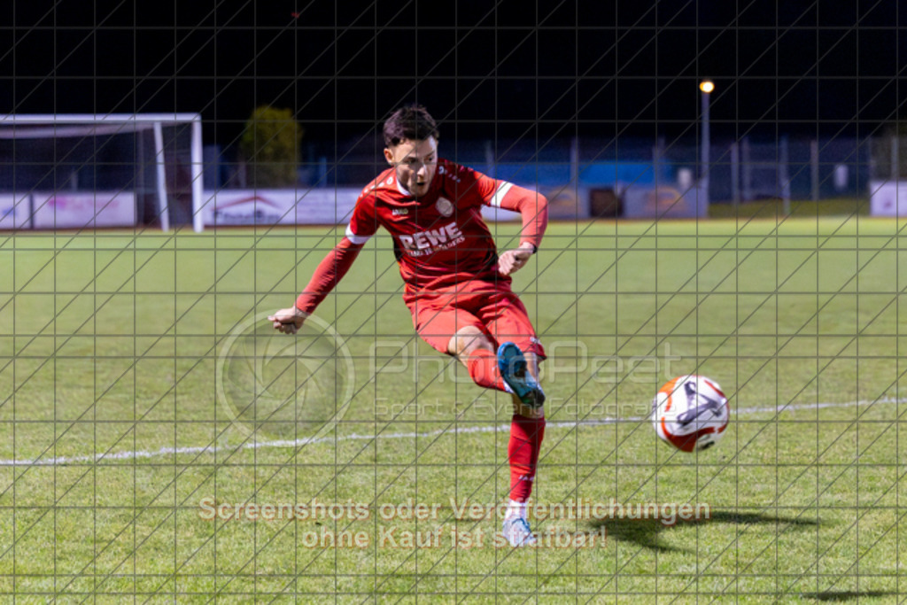 20251002_195315_0088-2 | #,1.FC Donzdorf (rot) vs. FV Faurndau (blau), Fußball, Bezirkspokal - Bezirk Neckar/Fils, 04. Runde, Saison 2025/2026, Rasenplatz Lautertal Stadion, Süßener Straße 16, 73072 Donzdorf, 02.10.2025 - 19:30 Uhr,Foto: PhotoPeet-Sportfotografie/Peter Harich